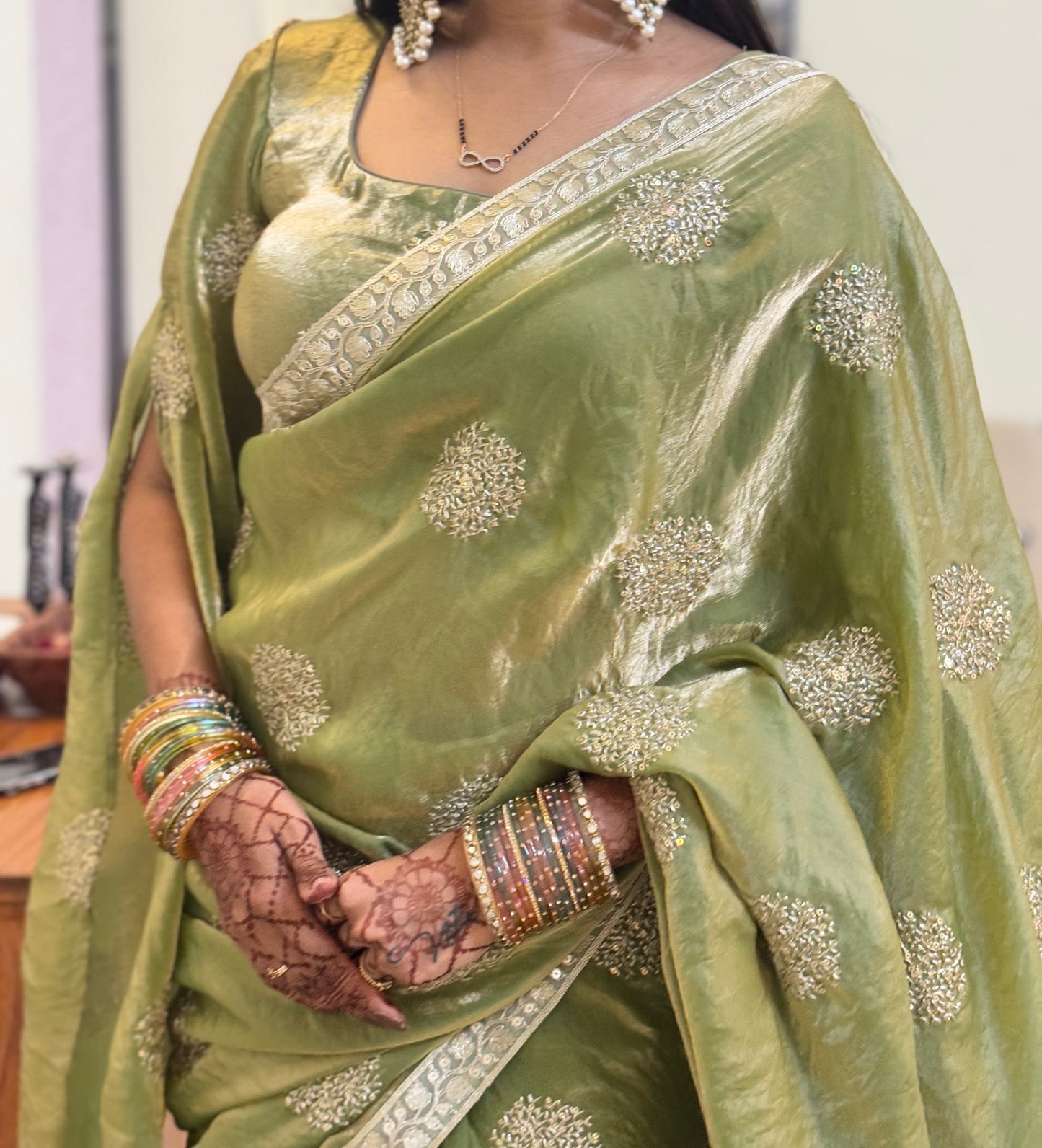 MBA2050 Pista love 1 min saree and UNSTITCHED blouse