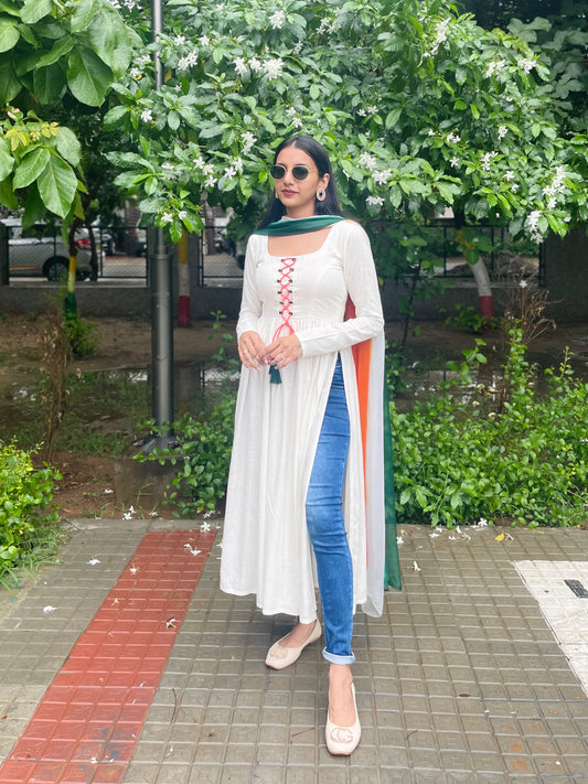 #MBA1976 White Zinnia slit top with tricolour dupatta