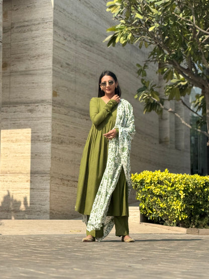 #MBA1852 Ruhaniyat kurta pant with dupatta- Mehendi green