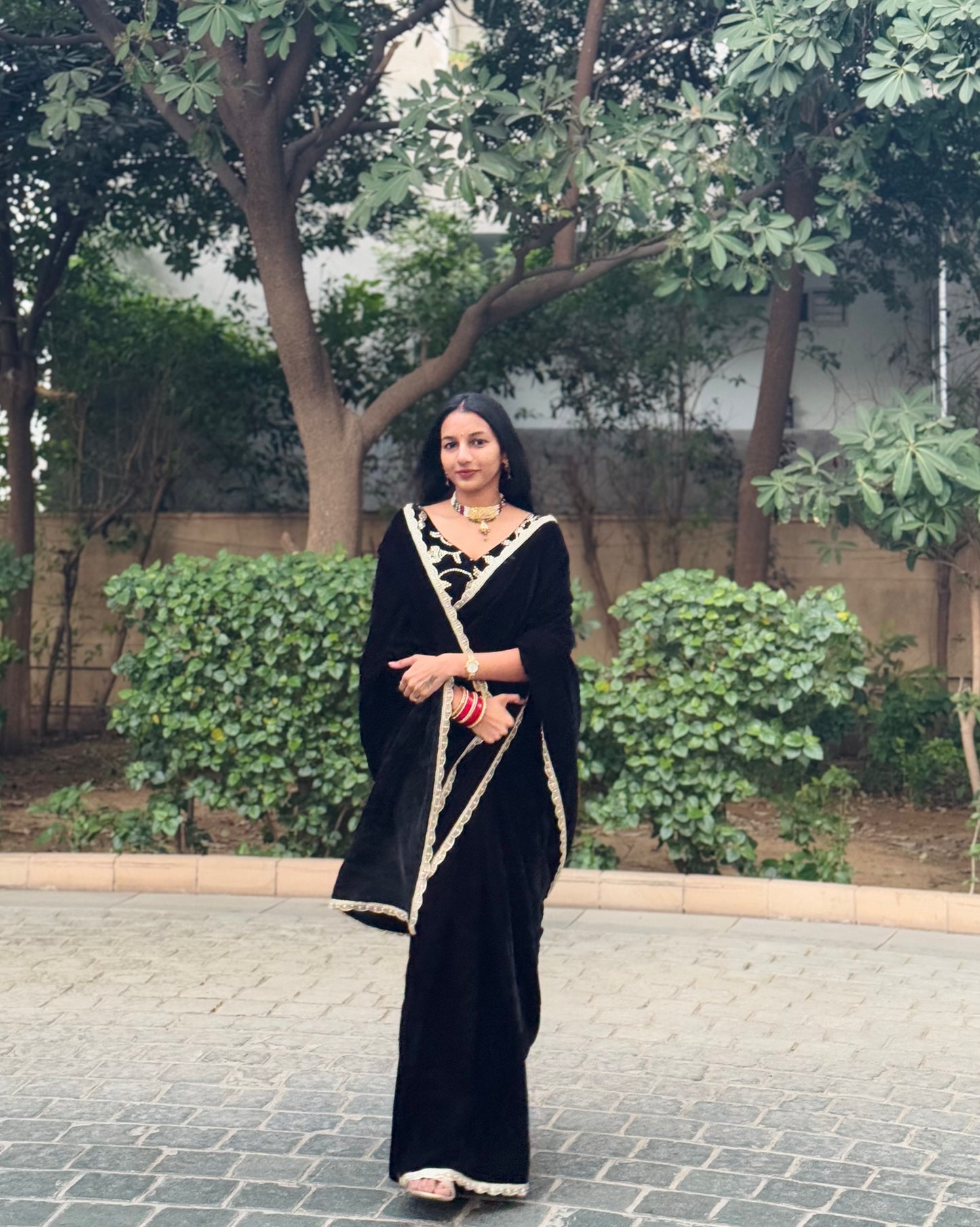 #MBA1728 Mastaani velvet 1 min saree and blouse- Black