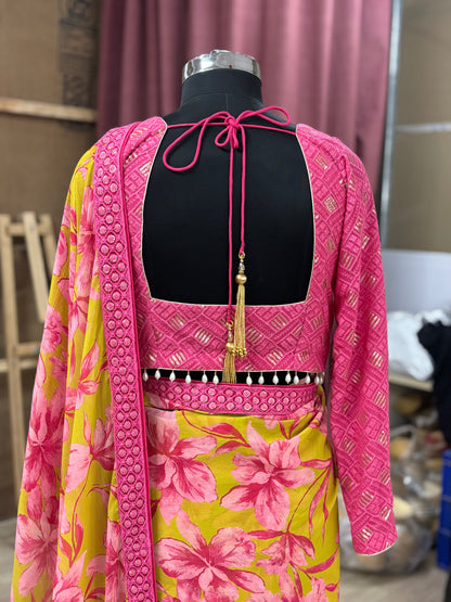#MBA2095 Pink petals 1 min saree and blouse