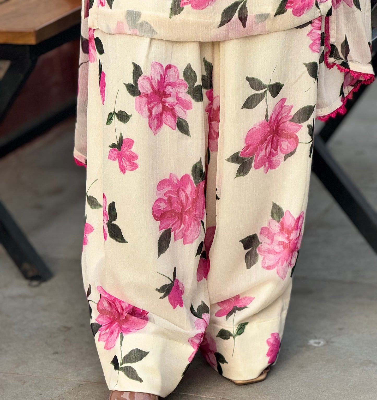 #MBA2109 Vintage rose floral farsi set
