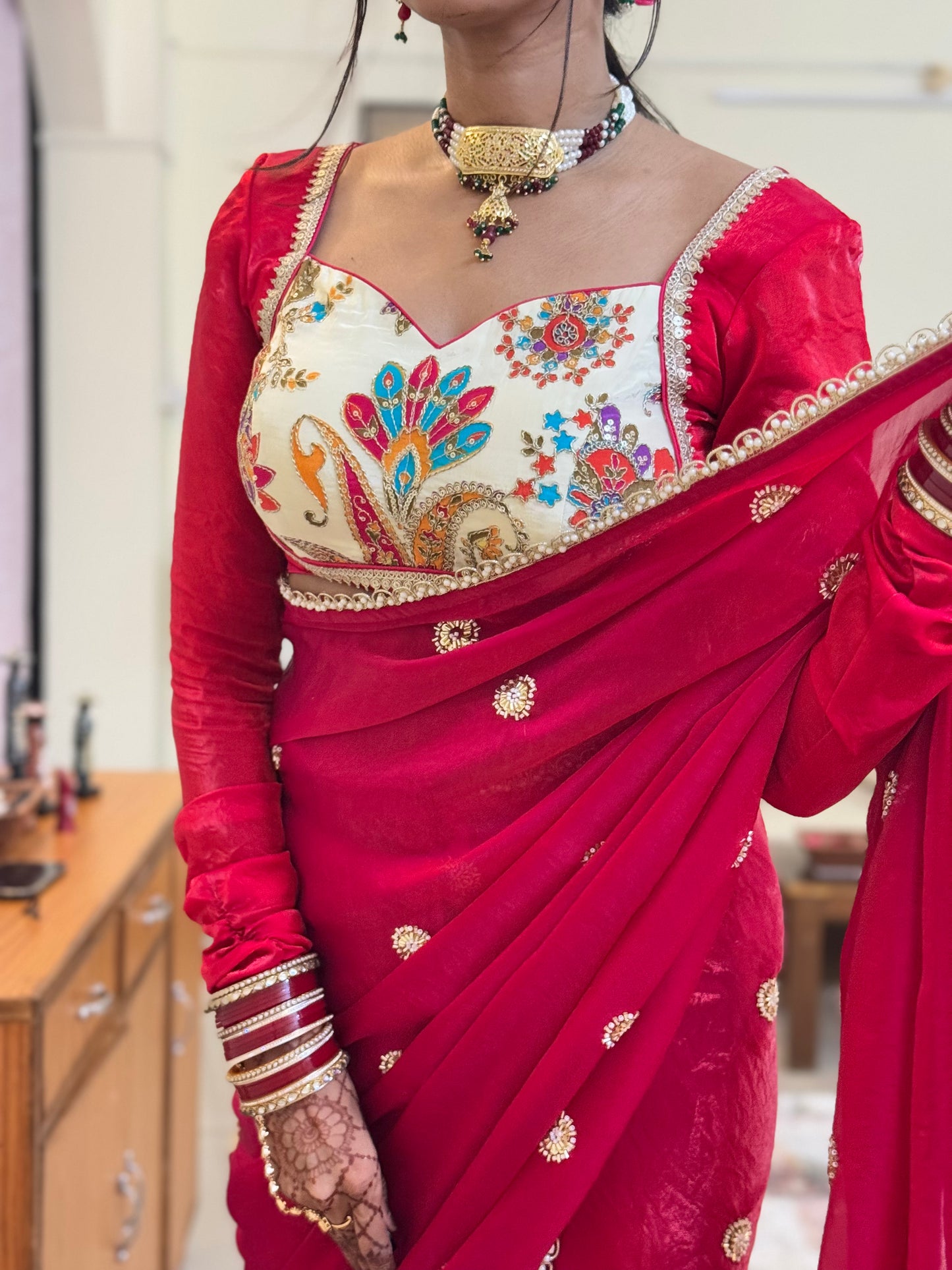 #MBA2040 Laal gulabi 1 min saree and blouse