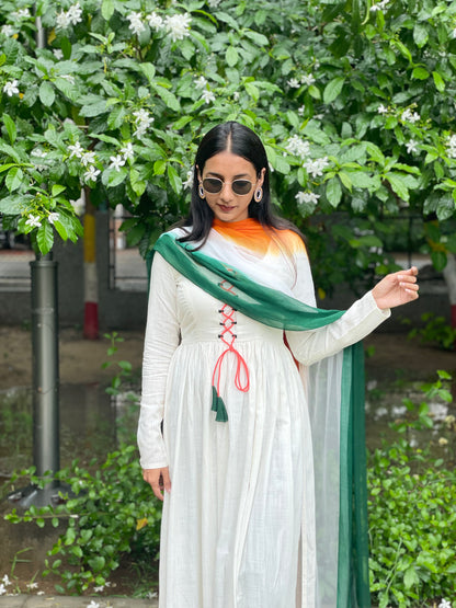 #MBA1976 White Zinnia slit top with tricolour dupatta